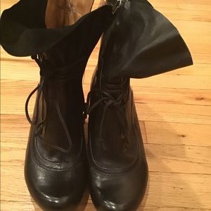 Earthies Black Leather Boots